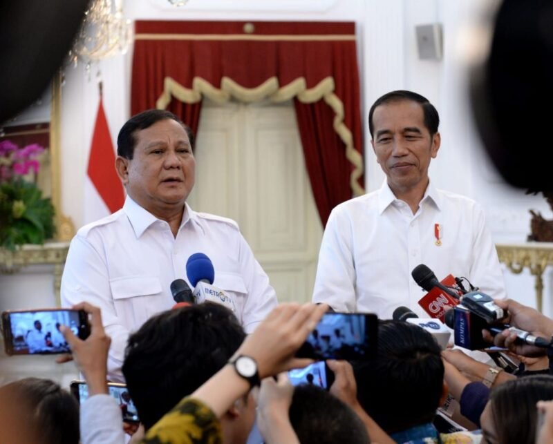 Presiden Joko Widodo (Jokowi) bersama Menteri Pertahanan Prabowo Subianto. (Dok. Setneg.go.id)