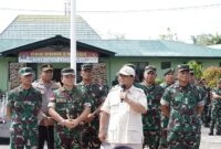 Calon Presiden Koalisi Indonesia Maju (KIM) Prabowo Subianto saat mengujungi Makodim 1710/Mimika Papua. (Dok. Tim Media Prabowo Subianto)