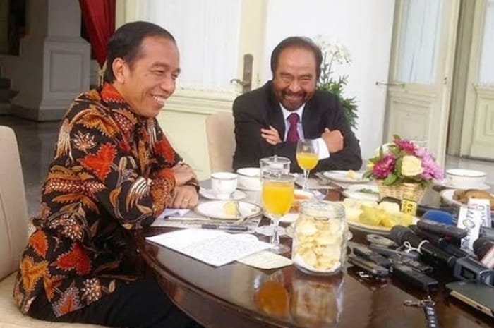 Presiden RI Jokowi bersama Ketua Umum Partai Nasdem Surya Paloh. (Instagram.com/@suryapaloh.id)