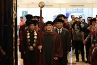 Ketua Yayasan Pendidikan Kebangsaan Republik Indonesia, Prabowo Subianto menghadiri wisuda sarjana Universitas Kebangsaan Republik Indonesia (UKRI). (Dok. Tim Media Prabowo)