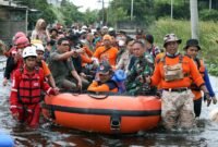 BNPB Serahkan Bantuan Logistik dan Peralatan kepada Korban Banjir Kota Semarang. (Dok. BNPB)