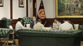 Menteri Pertahanan Republik Indonesia (Menhan RI), Prabowo Subianto menerima kunjungan kehormatan dari Duta Besar (Dubes) Jepang untuk Indonesia, H.E. Mr. Masaki Yasushi. (Dok. Kemhan.go.id)  