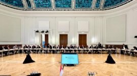 Menteri Koordinator Bidang Perekonomian Airlangga Hartarto dan Wakil Kanselir dan Menteri Ekonomi dan Aksi Iklim Republik Federal Jerman Y.M. Robert Habeck melakukan pertemuan bilateral di Berlin Jerman. (Dok. Ekon.go.id)