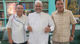 Mantan Imam Besar Front Pembela Islam (FPI) Habib Rizieq Shihab. bersama Ketua Harian DPP Partai Gerindra Sufmi Dasco Ahmad dan Wakil Ketua Umum Partai Gerindra Habiburokhman. (Instagram.com @sufmi_dasco)