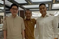 Menteri Energi dan Sumber Daya Mineral (ESDM) Bahlil Lahadalia bersama Ketua Umum Kadin 2021-2026 Arsjad Rasjid, dan Ketua Umum Kadin hasil Munaslub 2024 Anindya Bakrie. (Dok. Istimewa)  