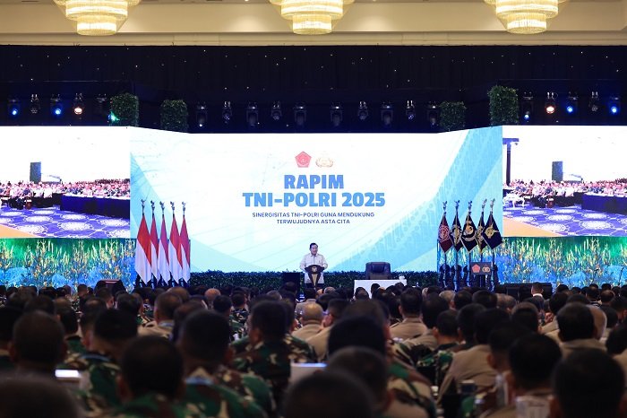 Presiden RI Prabowo Subianto memberikan pengarahan pada Rapat Pimpinan TNI-Polri 2025. (Dok. Tim Meida Prabowo)  