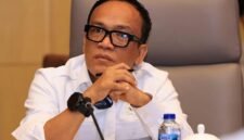 Wamenaker Immanuel Ebenezer dibawa KPK usai terjaring OTT dugaan pemerasan sertifikasi K3. (Instagram.com@immanuelebenezer)  
